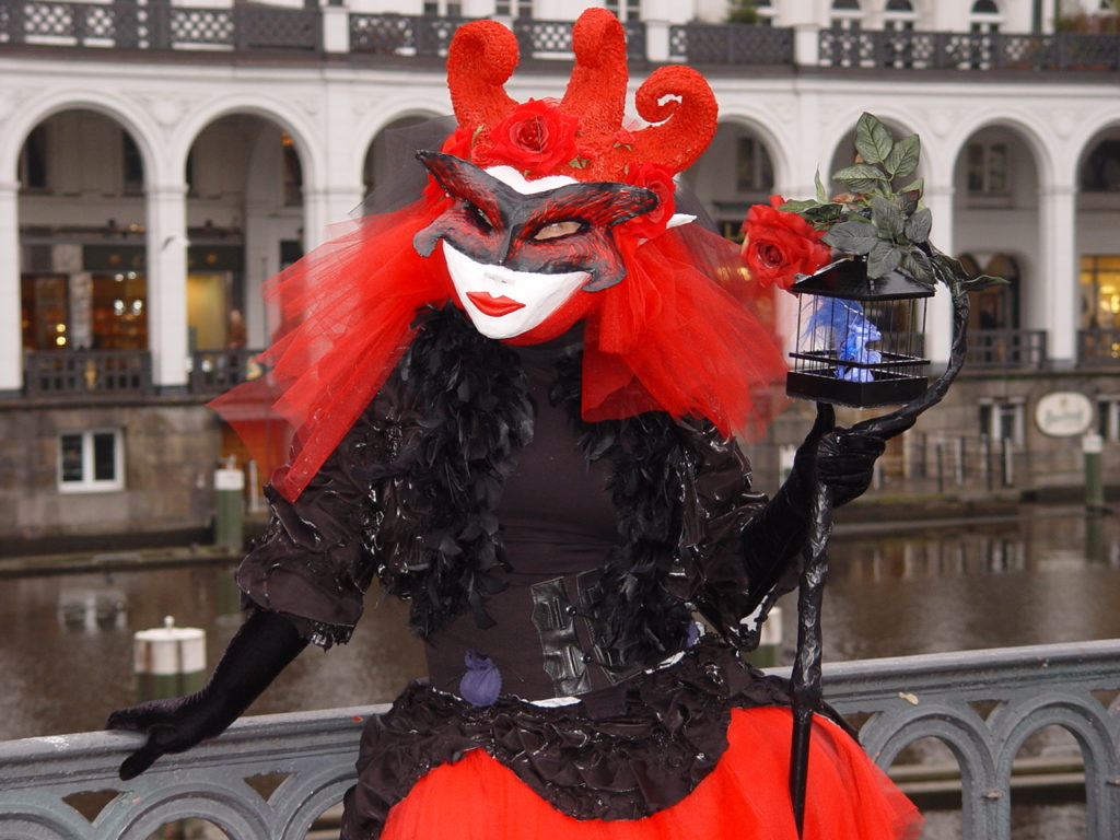 Maskenzauber 2004 an den Colonnaden in Hamburg