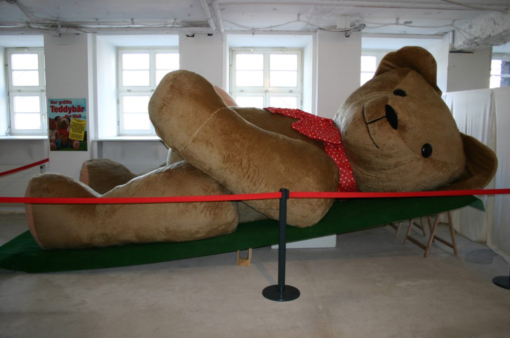 Teddy Ausstellung im Chilehaus Hamburg 2004