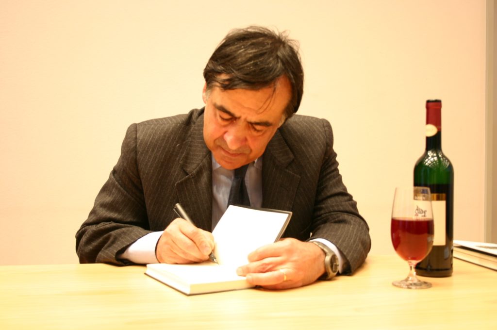 Leoluca Orlando 2004 in Neumünster – Lesung in der Sparkasse Südholstein