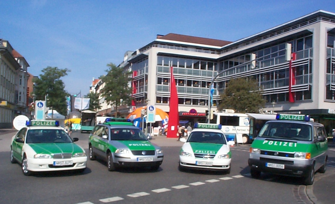 Aktionskompass: Der Tag der Landespolizei 2002